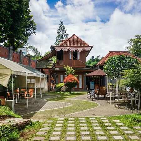 Bantal Guling Villa Lembang Dış mekan fotoğraf