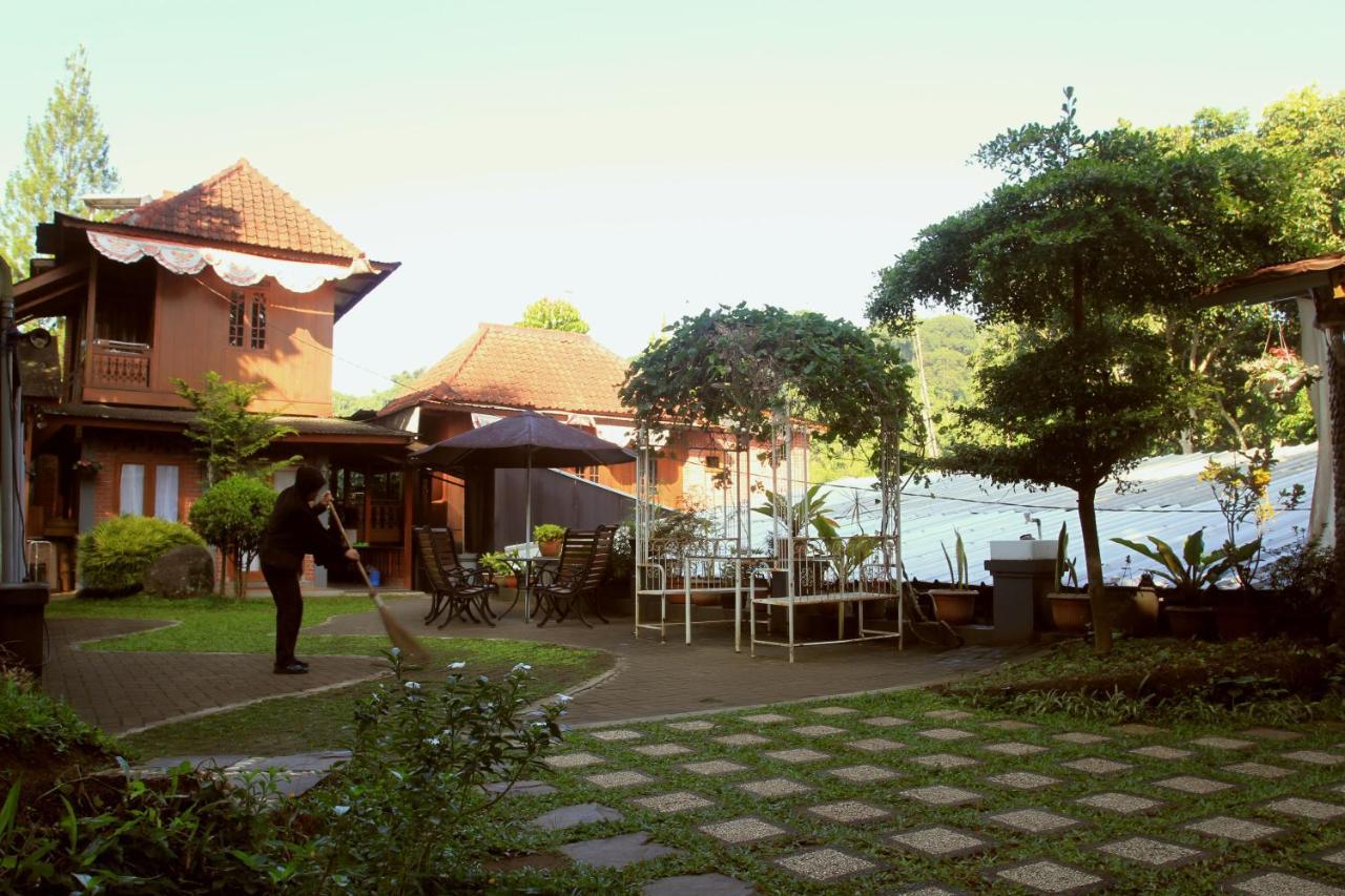 Bantal Guling Villa Lembang Dış mekan fotoğraf
