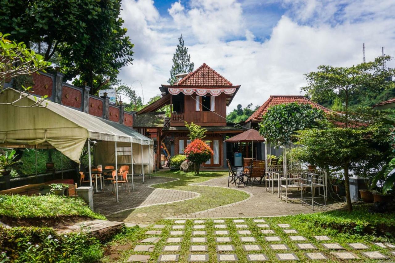Bantal Guling Villa Lembang Dış mekan fotoğraf
